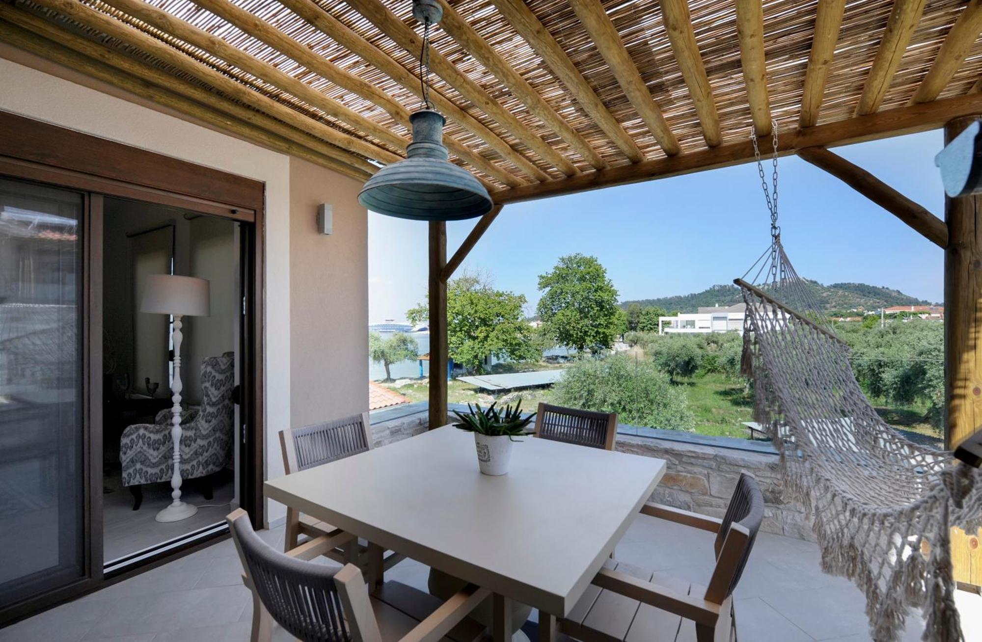By The Sea Luxury Suites Limenas  Ngoại thất bức ảnh
