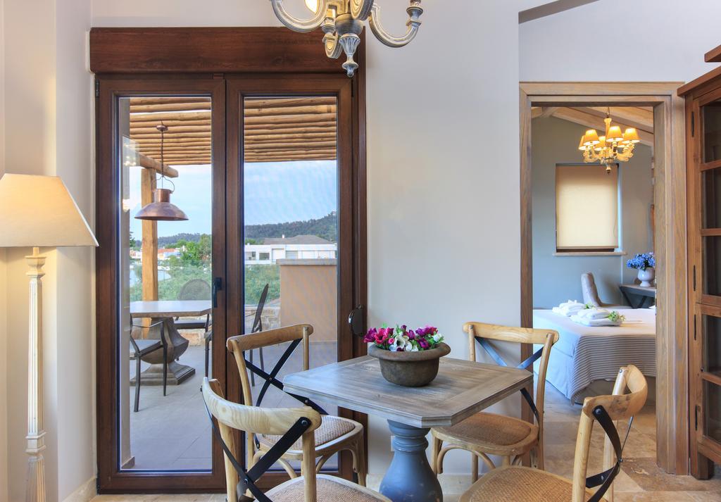 By The Sea Luxury Suites Limenas  Ngoại thất bức ảnh