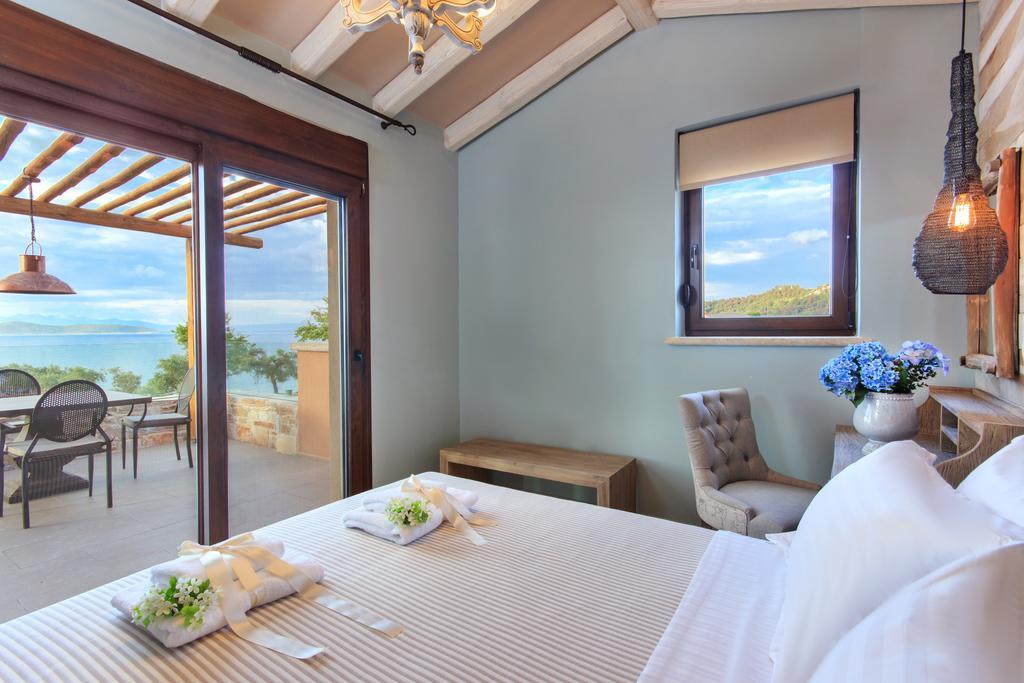 By The Sea Luxury Suites Limenas  Ngoại thất bức ảnh