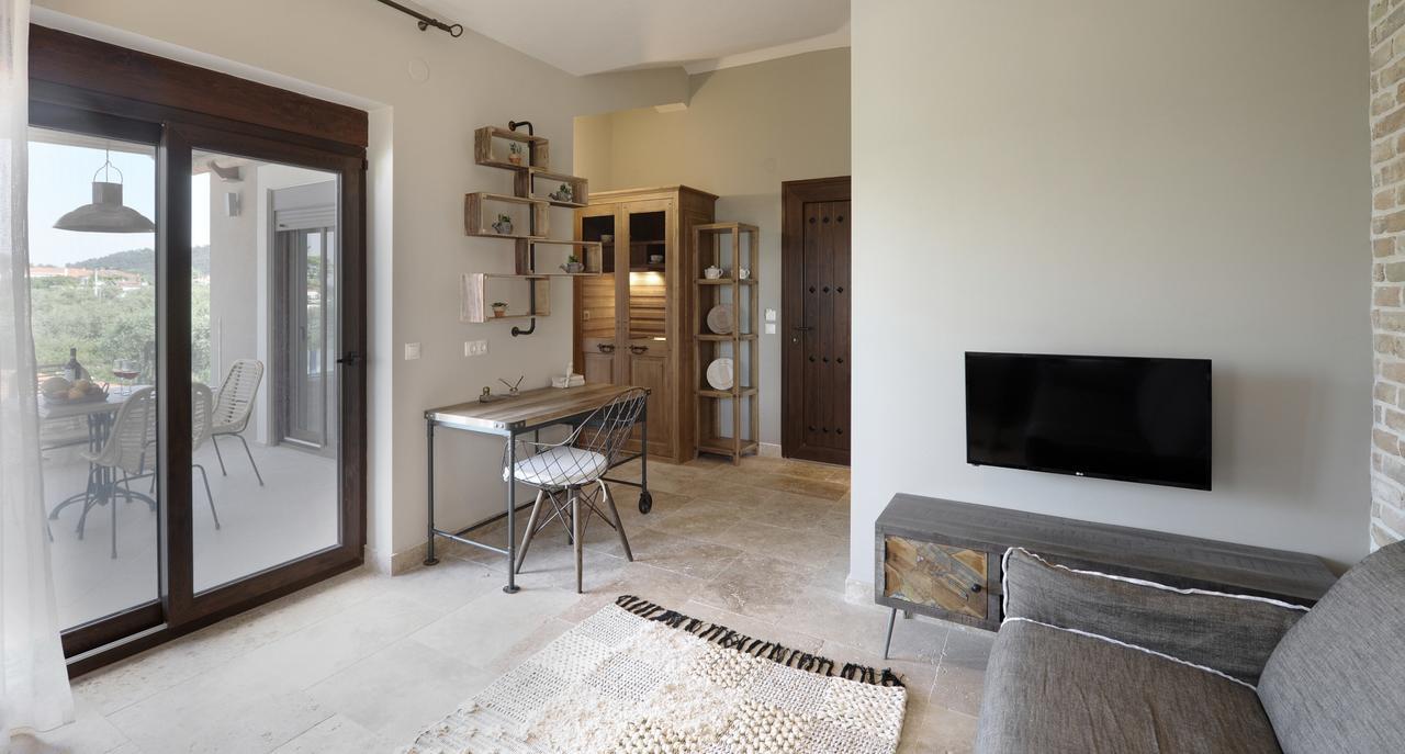 By The Sea Luxury Suites Limenas  Ngoại thất bức ảnh