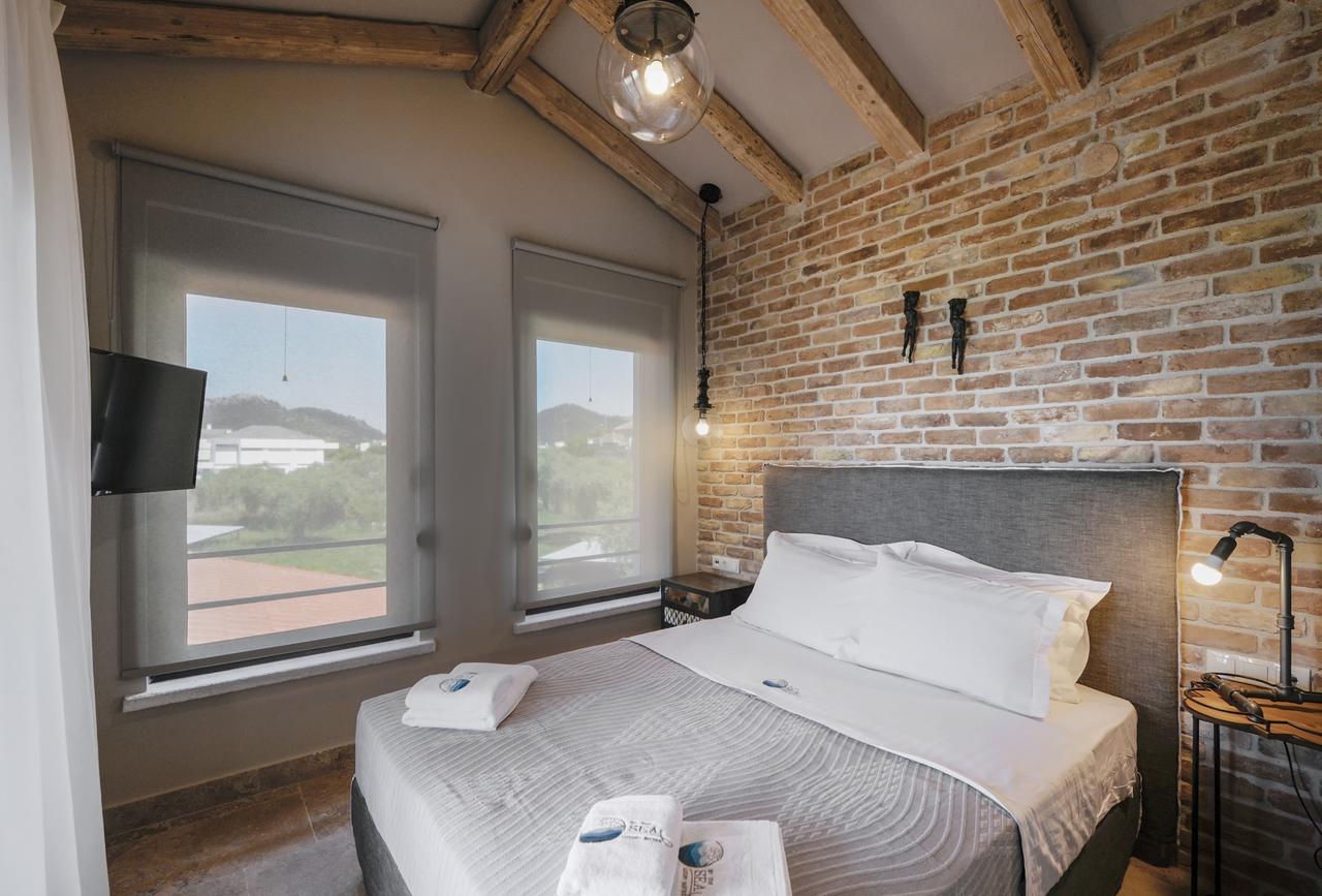 By The Sea Luxury Suites Limenas  Ngoại thất bức ảnh